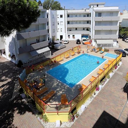 Residence La Pigna Rosolina Mare Bagian luar foto